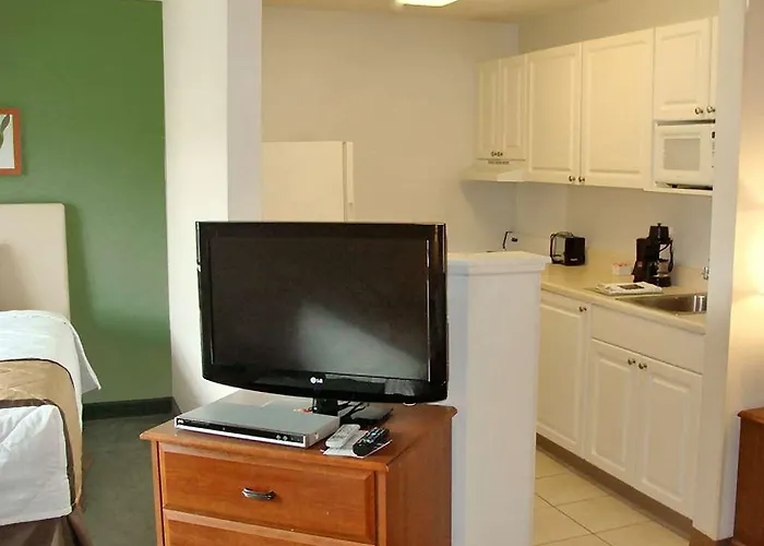 Suburban East Hotel 2*