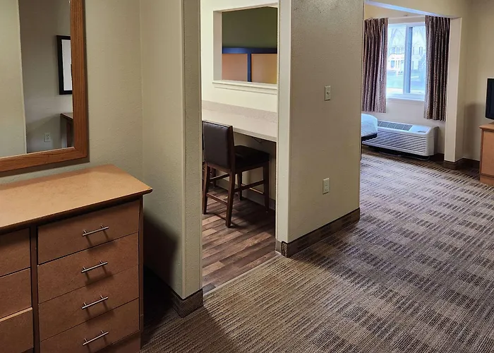 Hotel Suburban East 2*