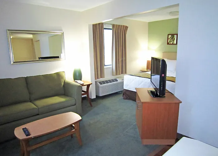 Suburban East Hotel 2*